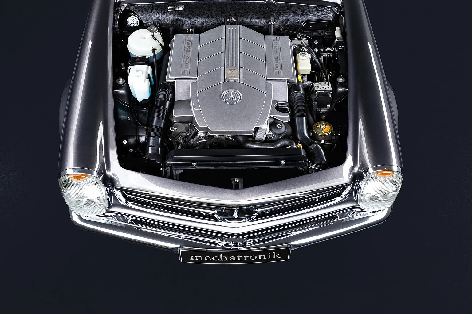 Moderner AMG-V8 in der klassischen Pagode-Front
